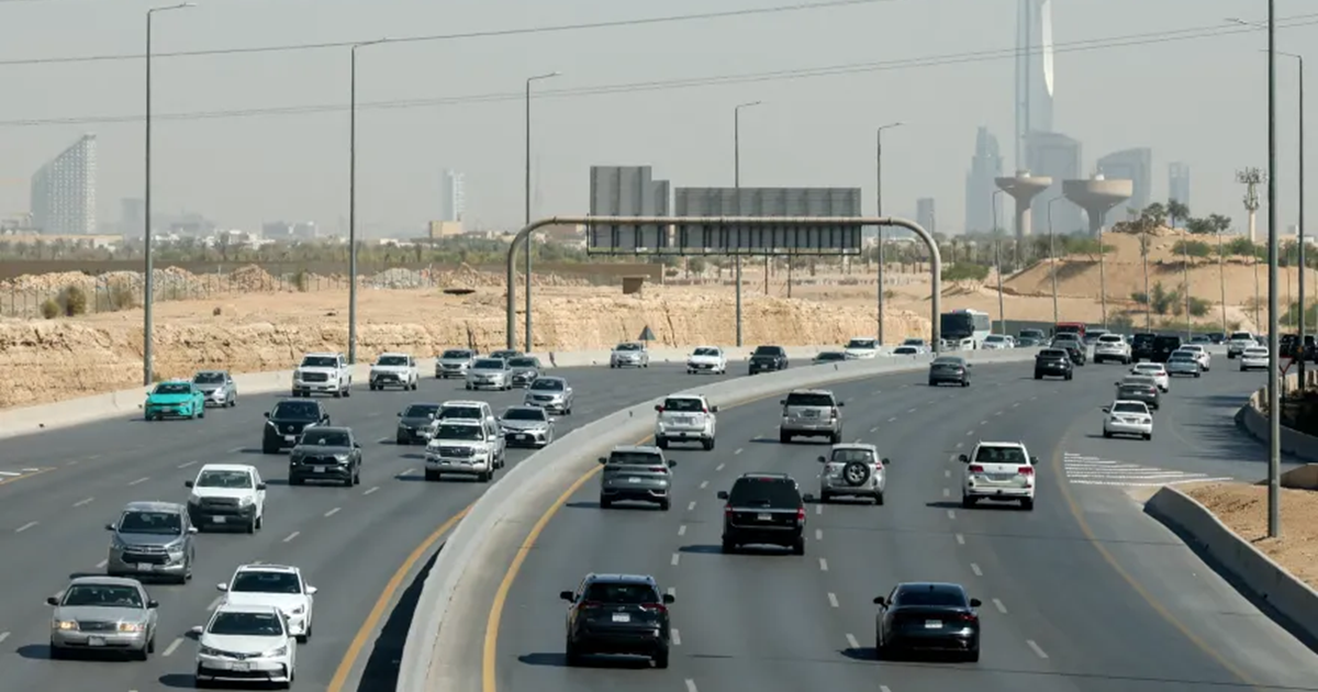 السعودية تواجه هجمات جديدة بالصواريخ والطائرات المسيرة بعد استهداف مطاراتها